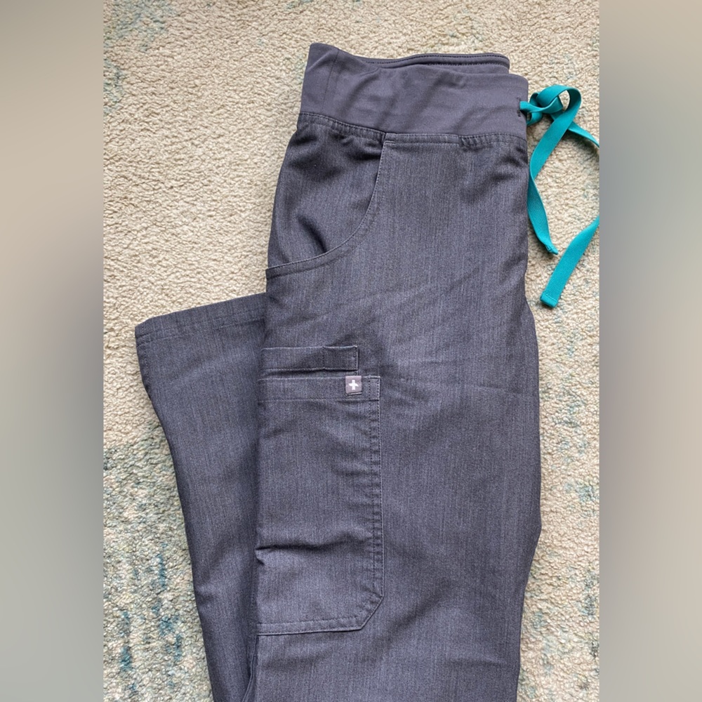 FIGS Kade Cargo Scrub Pant